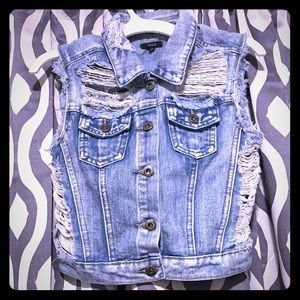 Cute Jean Vest!